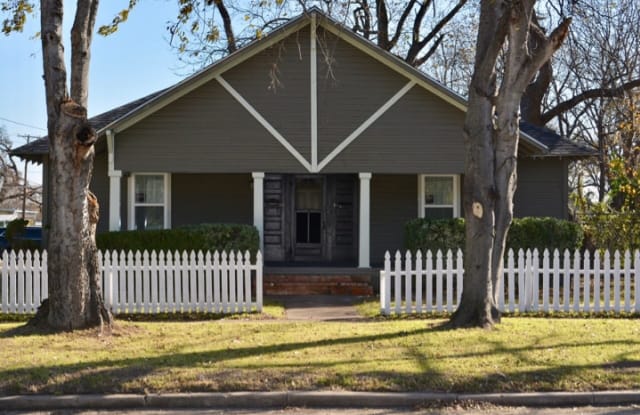 308 North Catherine Street - 308 North Catherine Street, Terrell, TX 75160