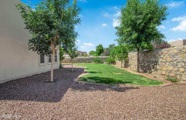 5648 VALLEY OAK Drive Gallery 3