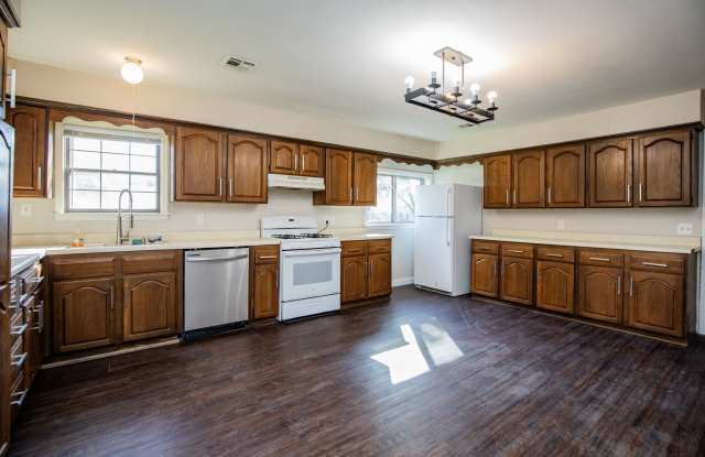 1105 Main St Sw photos photos