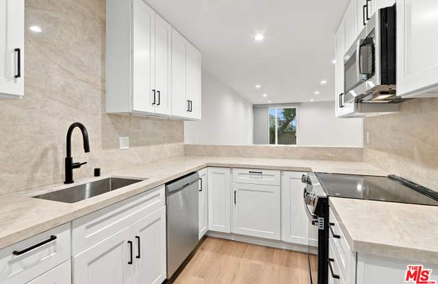 4610 Densmore Avenue Gallery 1