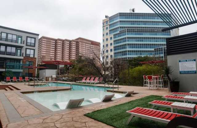 900 Red River St photos photos