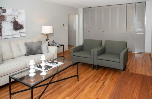 South Highland Apartments Gallery 4