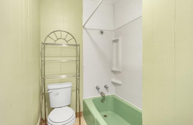 527 Penobscot Avenue - 8 Gallery 4