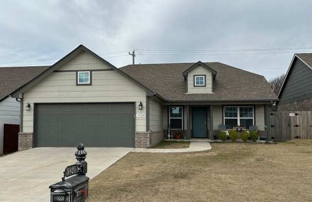 Come check out this beautiful 4 bed 2 bath home sitting in a gated community near 101st and Lynn Lane. - 3920 South 12th Place, Broken Arrow, OK 74011 Come check out this beautiful 4 bed 2 bath home sitting in a gated community near 101st and Lynn Lane. - 3920 South 12th Place, Broken Arrow, OK 74011