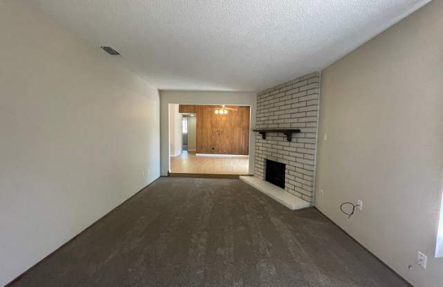 Charming 2 Bedroom, 2 Bath Duplex in Citrus Heights Gallery 3