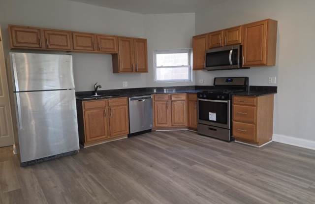 6607 South Kimbark Gallery 4