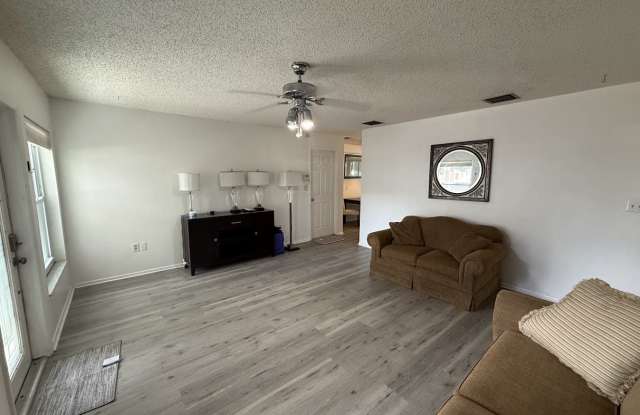 2109 Northeast Flamingo Terrace Gallery 4