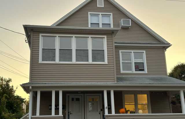 181 Fox Street unit: 2 photos photos