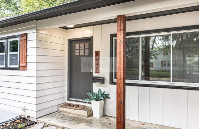 4 bedroom/ 3 bath-Beautiful Rehabbed home for rent - - Rent $3000 - 8340 Riggs Overland Park KS 66212 Gallery 3