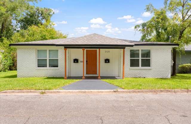 Newly Renovated 2BR/1BA Home | Bright  Spacious | 5 Mins to Downtown Savannah photos photos