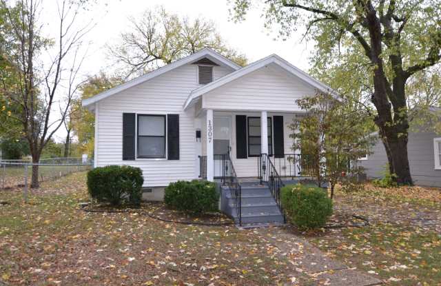 Charming 1 Bedroom Home Available! photos photos