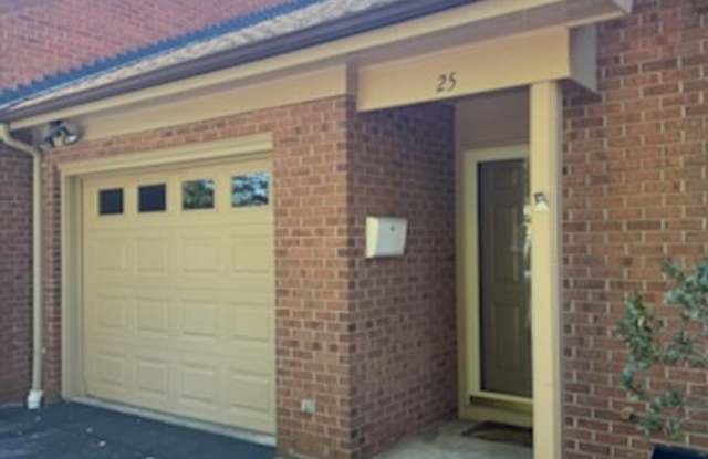 Spacious Modern 3 Bedroom Townhome - Move In Ready Gallery 1