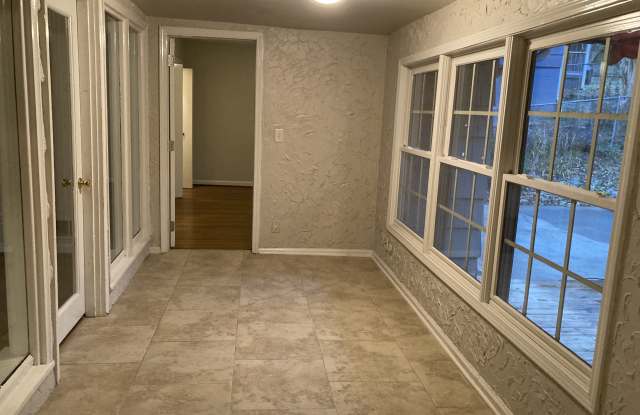 105 Rockaway Road Gallery 4