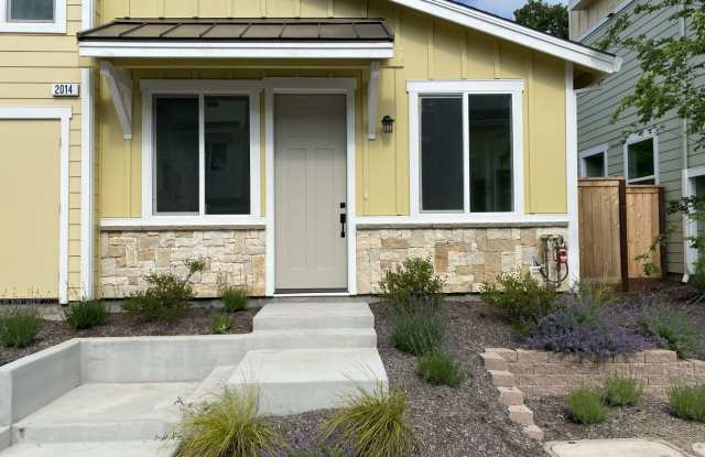 Newer 1 Bedroom, 1 Bathroom, 400 Square Foot ADU photos photos