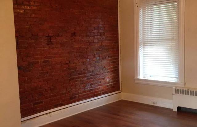 304 N Lime St APT 3 Gallery 2