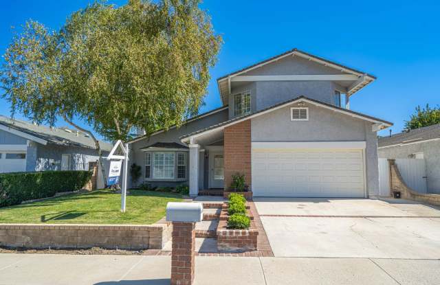 Valencia 4 Bedroom Home for Rent. photos photos