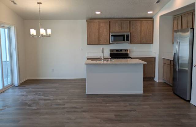 Brand new 3 bedroom/2.5 bathroom ready for move in Gallery 4