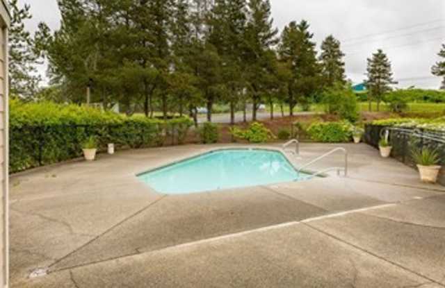 Sunset Ridge beautiful 2 bedrooms 1.5 Bath condo Gallery 4