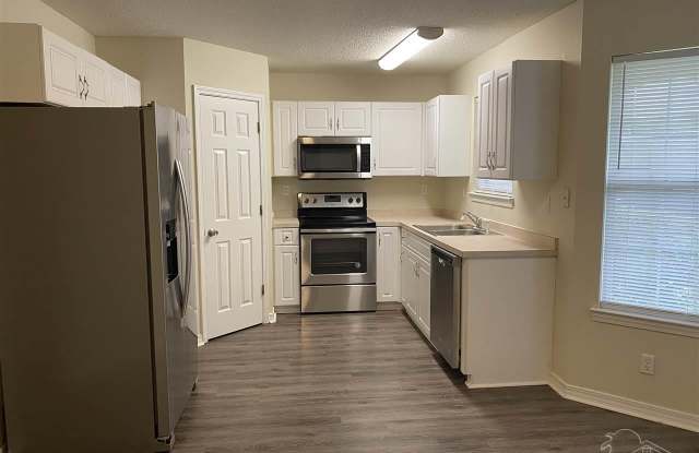 460 Apple Dr Gallery 2