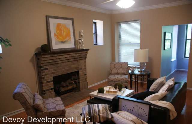 5557 Pershing 3F Gallery 3