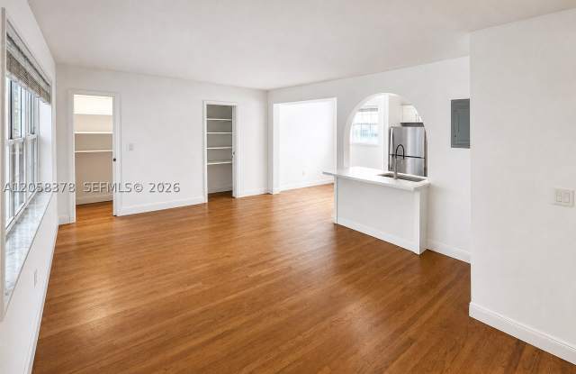 1561 West Ave Gallery 4