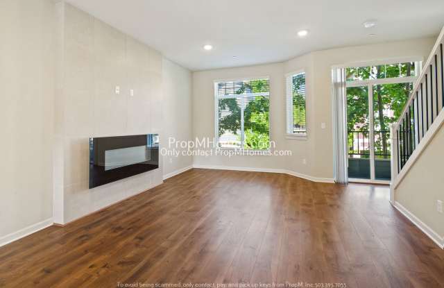 Stylish Two Bedroom Townhome in the Heart of Orenco! Gallery 3
