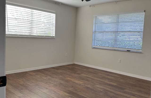 4864 Nw 27th St photos photos