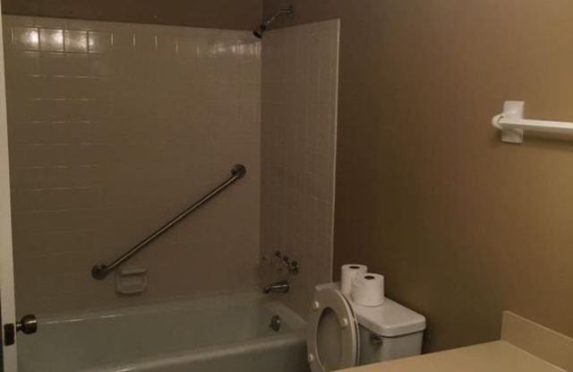 30 Cobblestone Way W Gallery 3