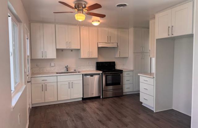 Charming RE-MODELED 3 bed / 2 bath home photos photos