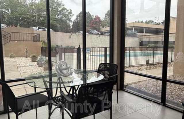 1825 Saint Julian Pl Gallery 4