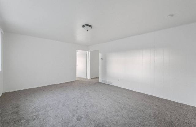 South Jordan Rambler with Large Yard For Rent! Gallery 4