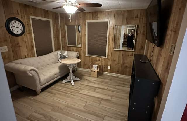 374 Hawkins St Se photos photos