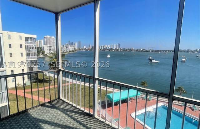 2910 Point East Dr Gallery 4