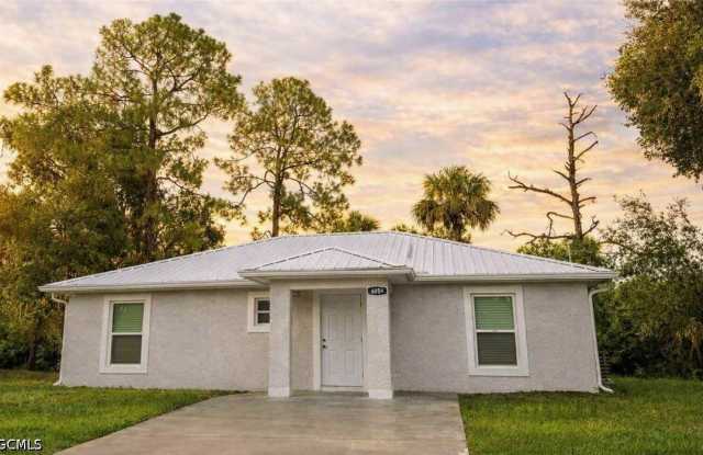 6054 N Moss Circle Gallery 1
