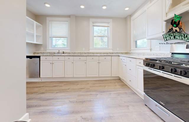 23 Oak Street - 3BD Gallery 3