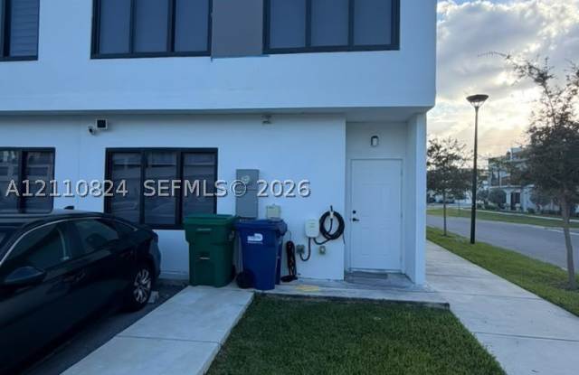 14597 SW 261st Ter Gallery 1