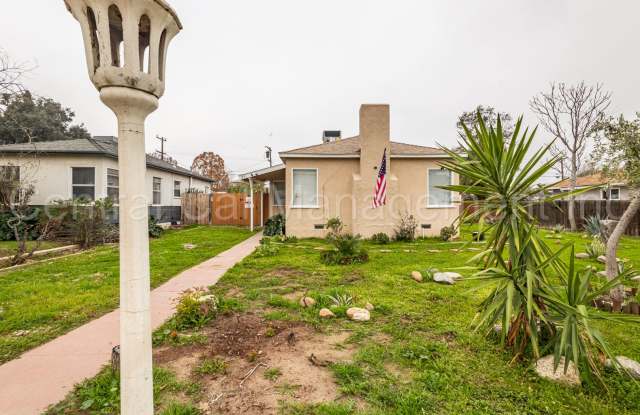 2 Bedroom/1 Bath Home - $1795 Per Month! - 27 Quincy Street, Bakersfield, CA 93305