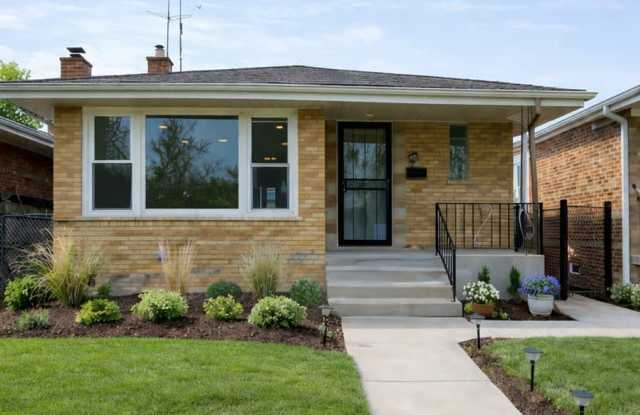 10809 S Mackinaw Ave photos photos