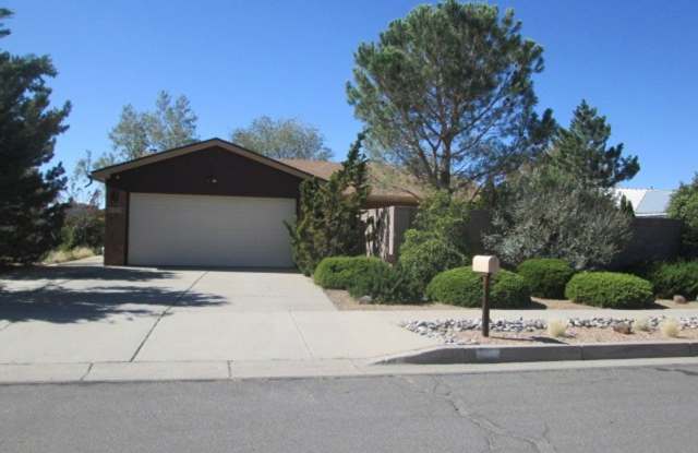 Nice 3 bedroom 2 bath located in Northeast Foothills on Cul De Sac St. photos photos