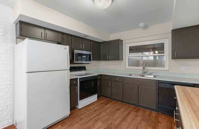 2078 Loma Linda Way N photos photos