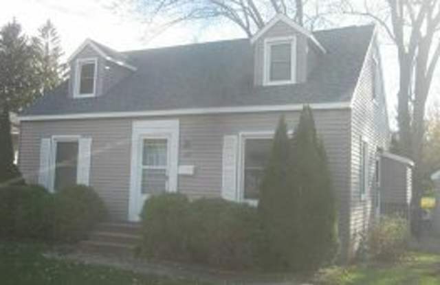 1413 32nd Street Northeast - 1413 32nd Street Northeast, Cedar Rapids, IA 52402