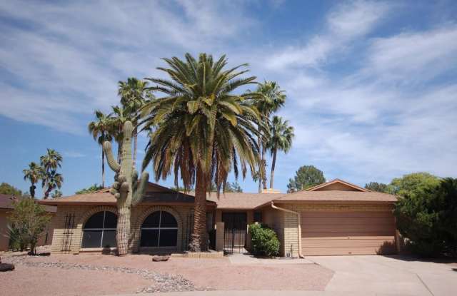 8534 E VIA DE VIVA -- - 8534 East via De Viva, Scottsdale, AZ 85258