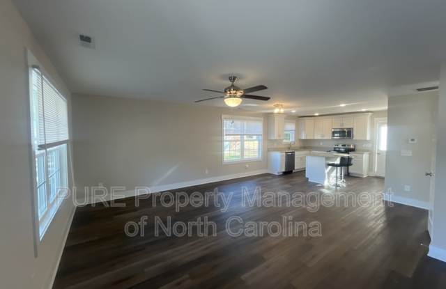 1402 Martin Luther King Ave - 1402 Martin Luther King Junior Avenue, Kannapolis, NC 28083