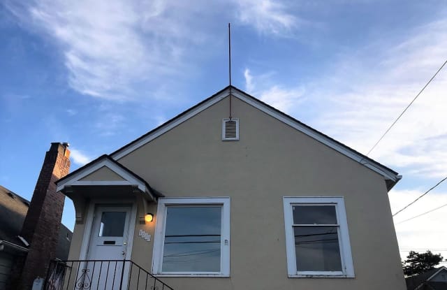 1023 5th Street - 1023 5th Street, Bremerton, WA 98337