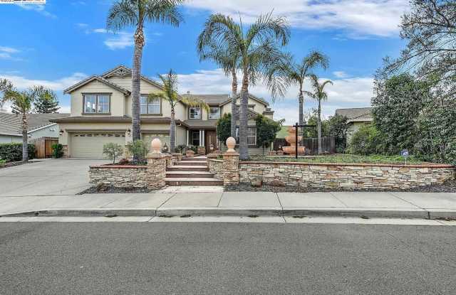 Spacious 5BR House in Antioch Gallery 1