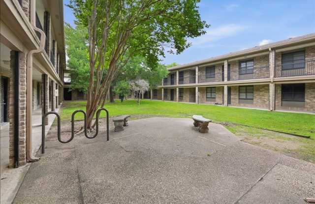 2 Bedroom Baylor Condo Gallery 3