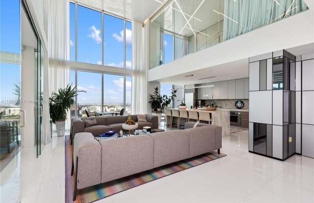 1040 Biscayne Blvd photos photos