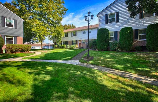 Classic Mid-Century 1-Bedroom Townhouse! photos photos