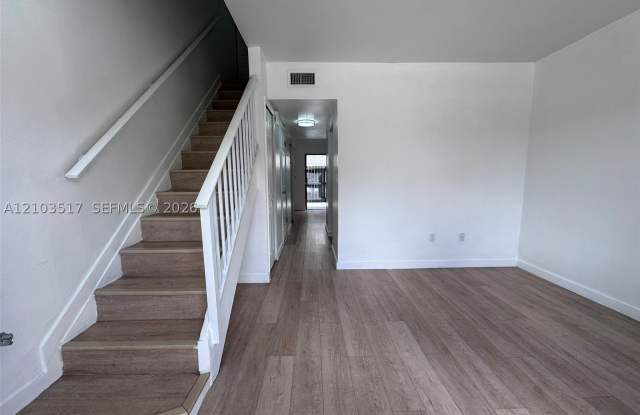 324 W 74th Pl Gallery 2