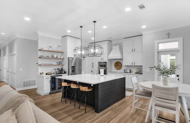 Stunning Furnished 3-Bedroom Golf Course Home in Emerald Bay – Available for Long-Term Rental photos photos